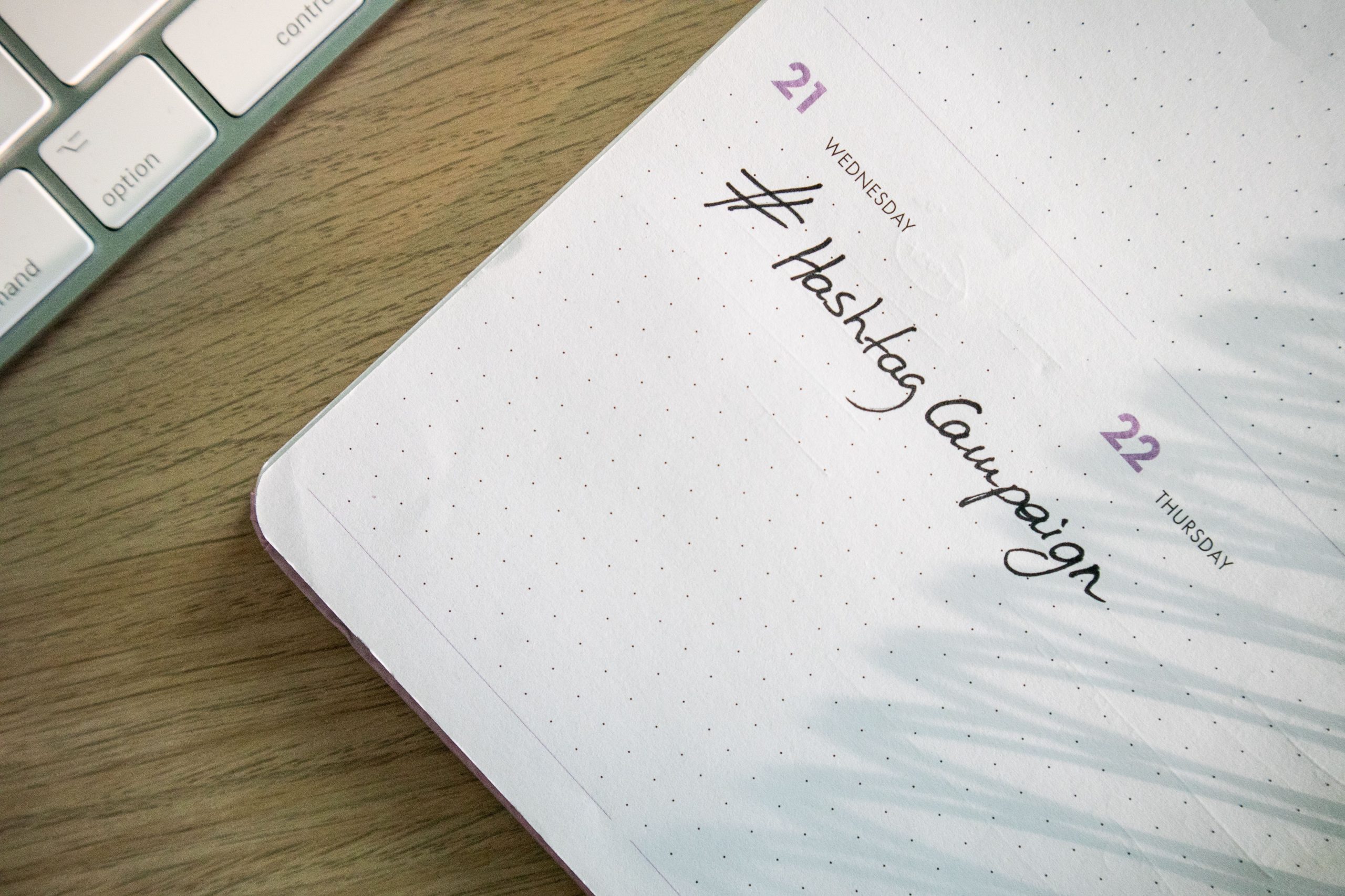 Agenda ouvert avec campagne hashtag planifiée