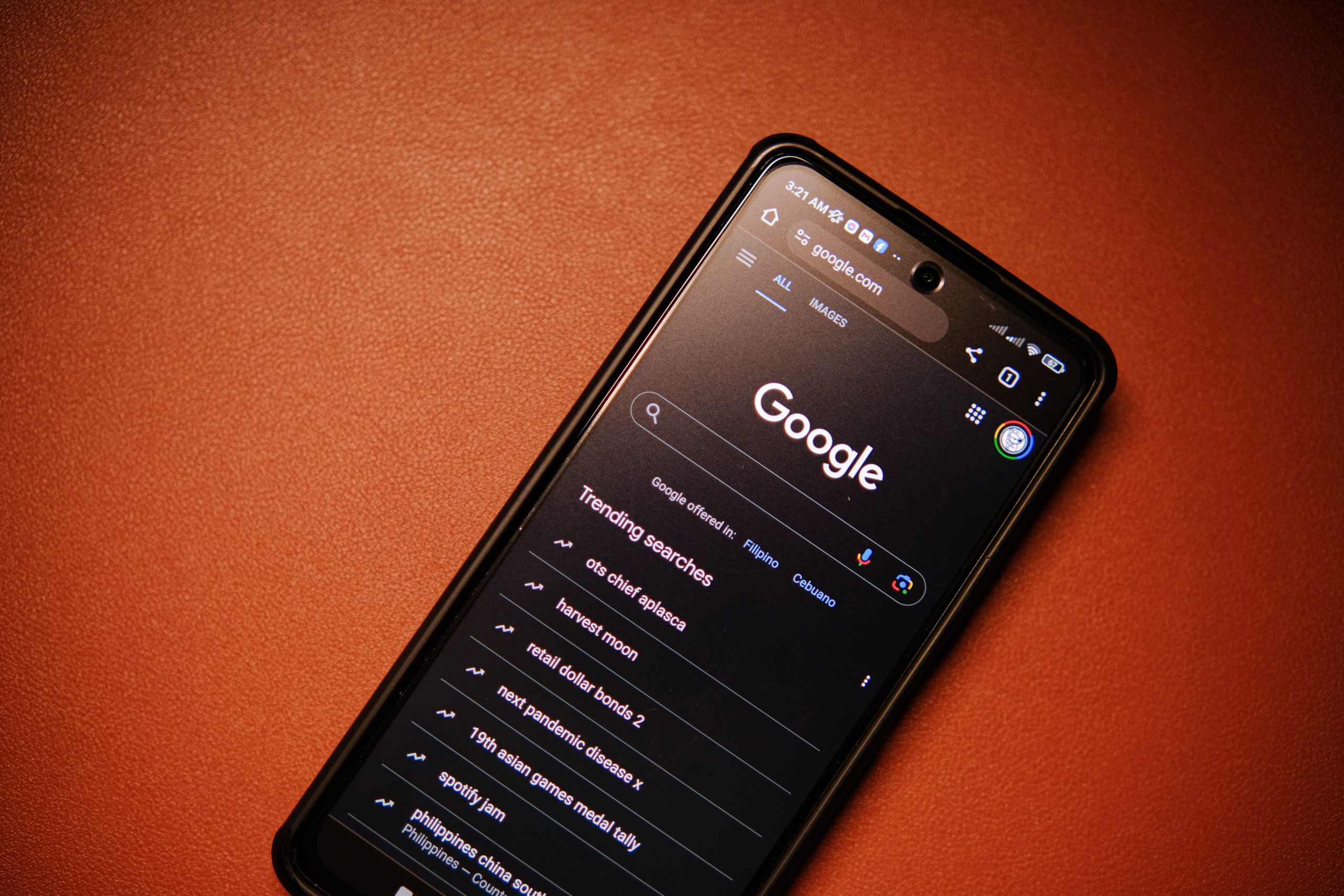 Tendances Google Search sur ecran smartphone