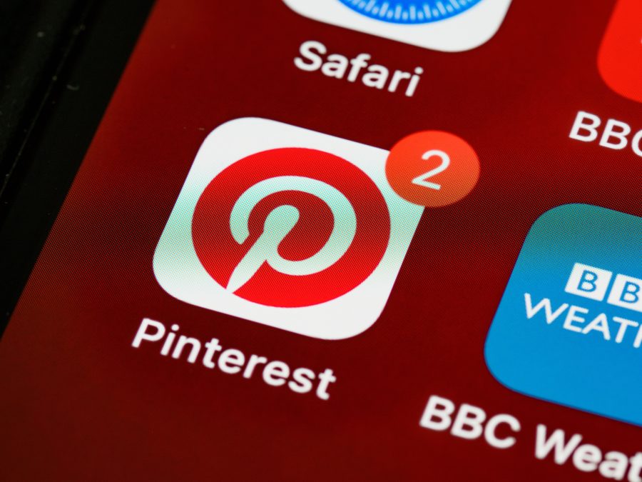 Icône Pinterest et notifications sur smartphone