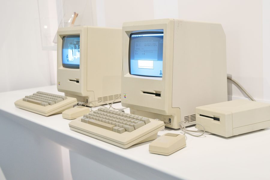 Gros plan ordinateurs Apple Macintosh rétro histoire informatique